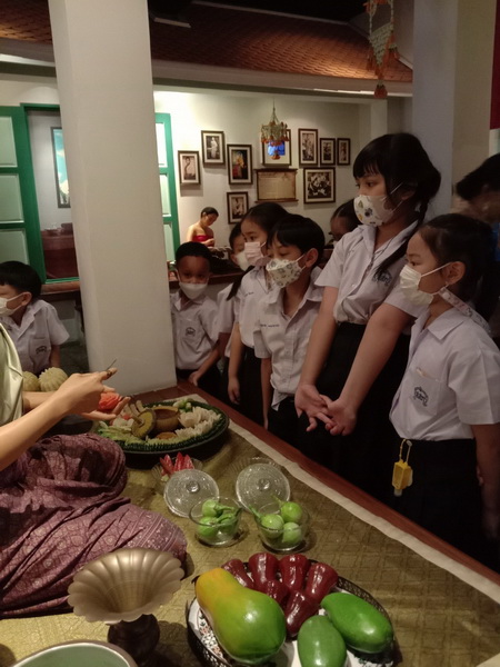ทัศนศึกษานิทรรศน์รัตนโกสินทร์ ชั้นประถมศึกษาปีที่ 1 2