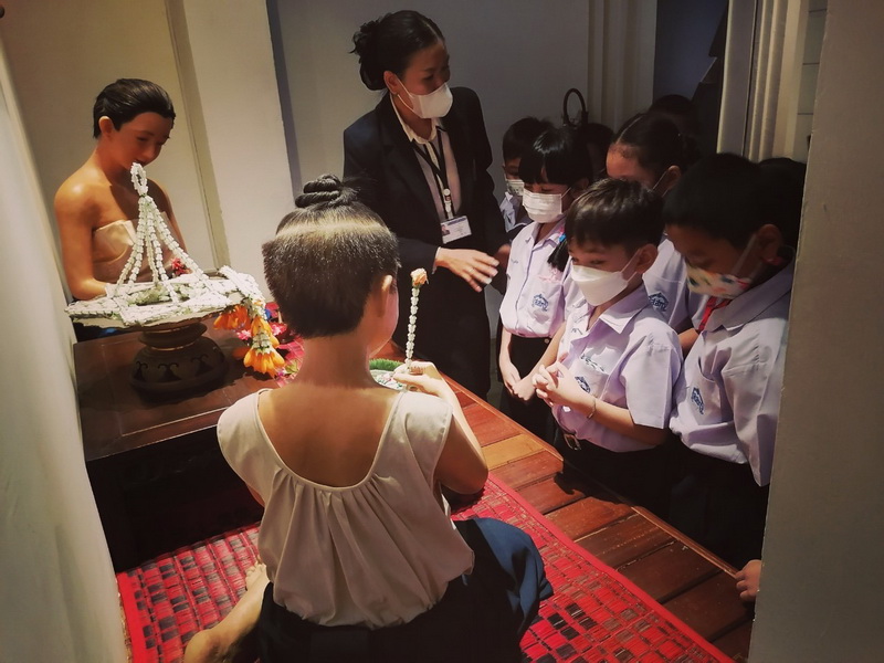 ทัศนศึกษานิทรรศน์รัตนโกสินทร์ ชั้นประถมศึกษาปีที่ 1 2