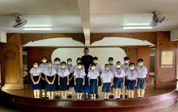 เข้าร่วมการแข่งขันว่ายน้ำ vorrarat junior swimming chapionships1