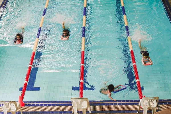 เข้าร่วมการแข่งขันว่ายน้ำ vorrarat junior swimming chapionships1