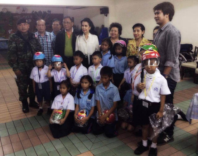 หมวกกันน็อค